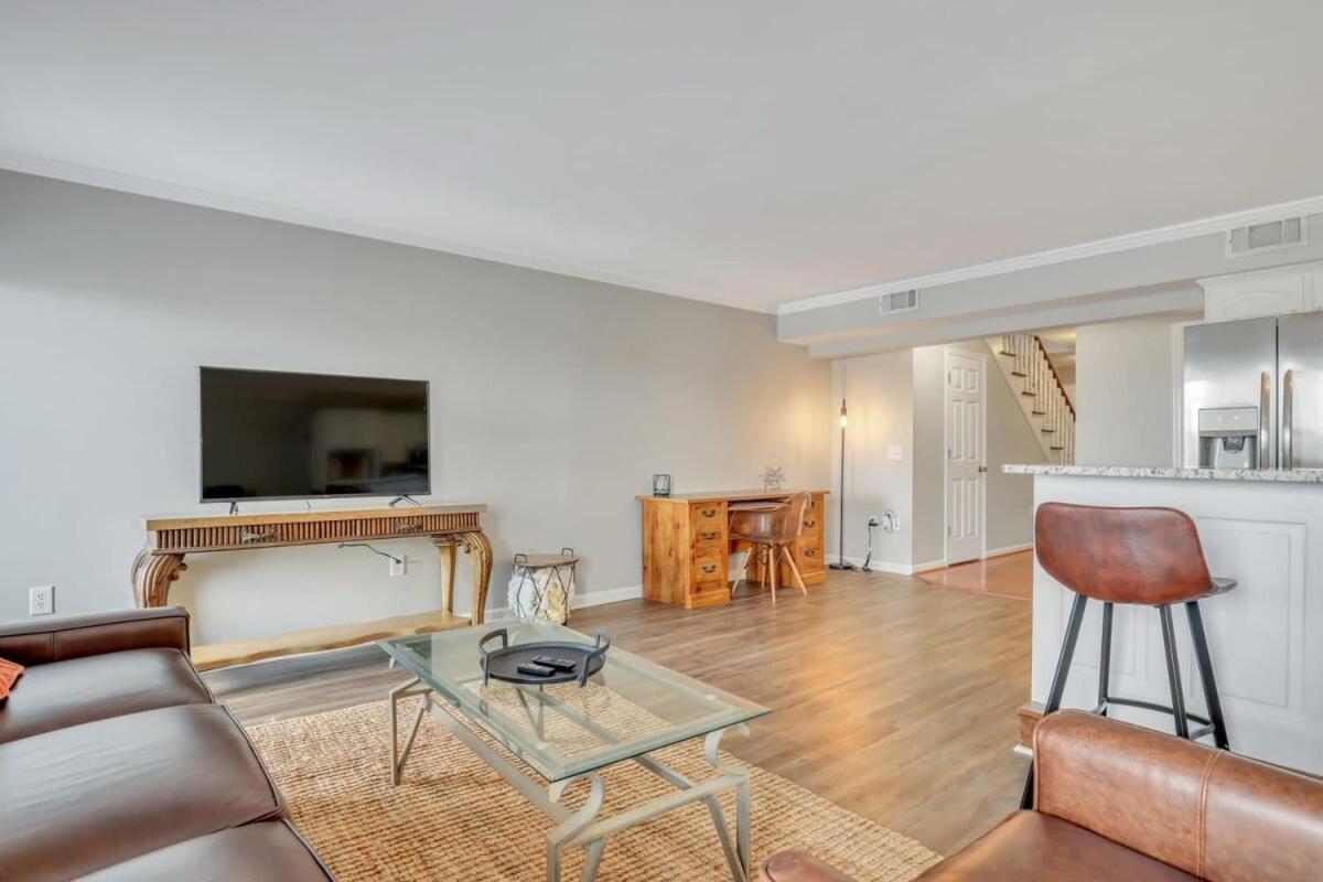 Eagle'S Nest - Spacious Loft Downtown - Near Gsu Statesboro Buitenkant foto