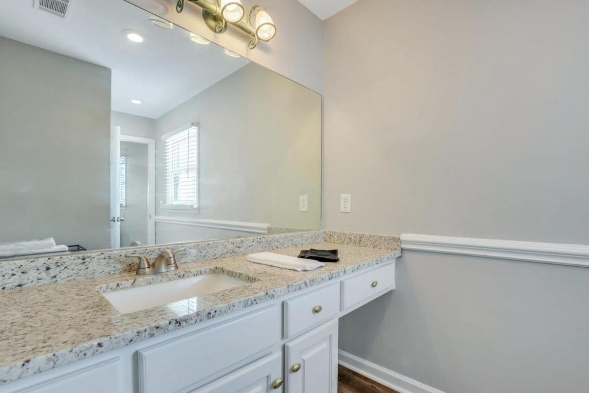 Eagle'S Nest - Spacious Loft Downtown - Near Gsu Statesboro Buitenkant foto