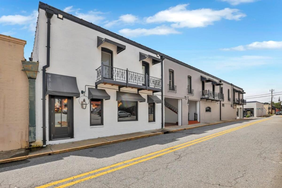 Eagle'S Nest - Spacious Loft Downtown - Near Gsu Statesboro Buitenkant foto