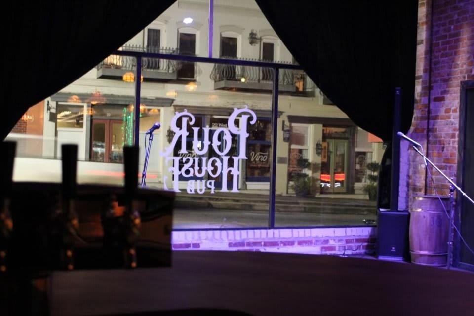 Eagle'S Nest - Spacious Loft Downtown - Near Gsu Statesboro Buitenkant foto