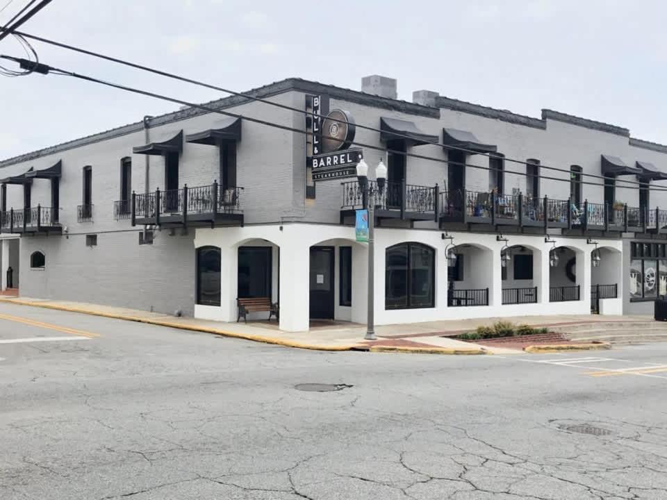 Eagle'S Nest - Spacious Loft Downtown - Near Gsu Statesboro Buitenkant foto